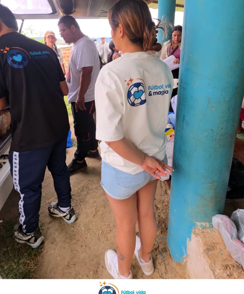 Voluntarios de Fútbol Vida y Magia en Wasiruma